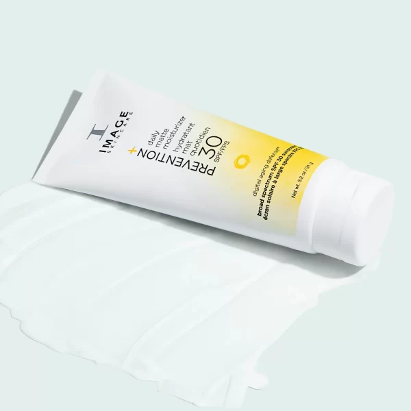 PREVENTION+ daily matte moisturizer SPF 30 - Image 2