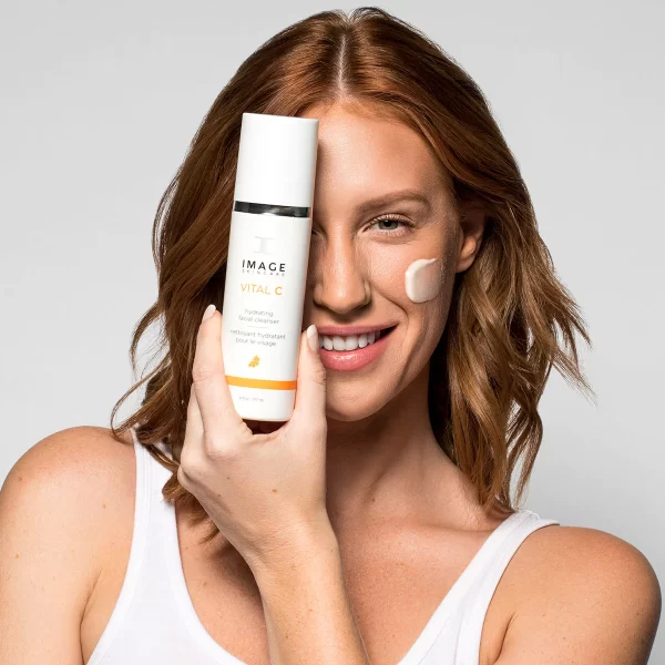 VITAL C hydrating facial cleanser - Image 4